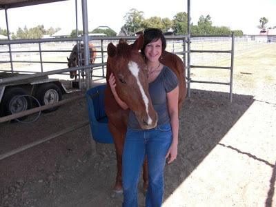 Jamie Hatfield & Horse Little Red Team Absorbine